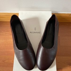 Alumnae soft nappa flat ballerina shoes.
